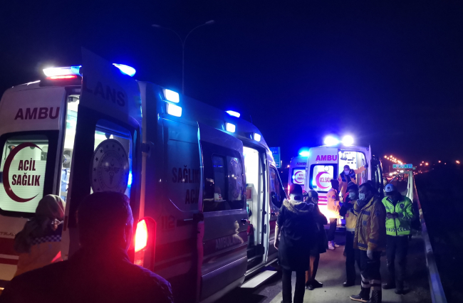 Kocaeli'de işçi servisi devrildi: 8 yaralı