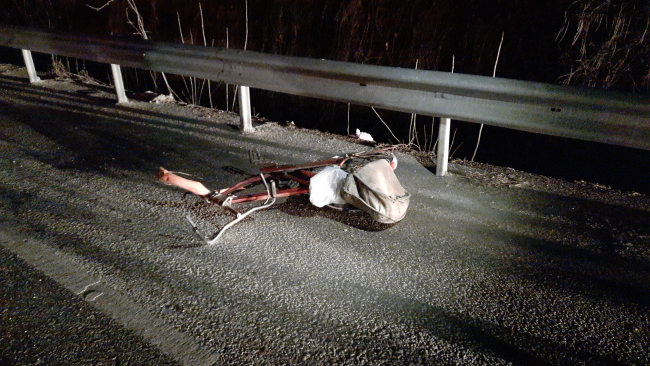 Manisa'da otomobil bisiklete çarptı