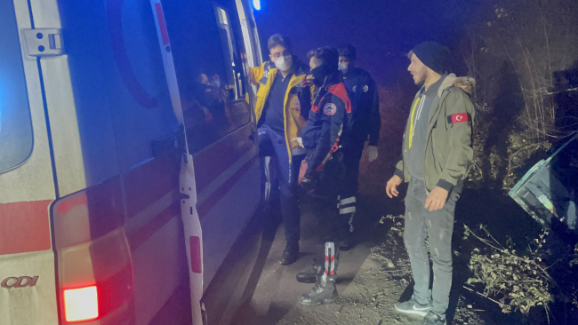 ''Dur'' ihtarına uymayan otomobil kaza yaptı