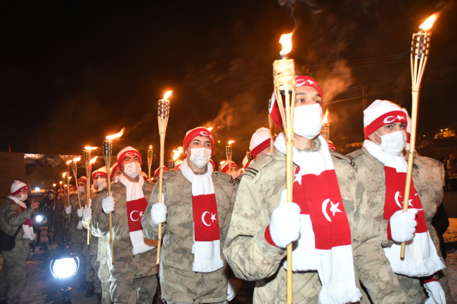Binlerce kişi Sarıkamış şehitleri için yürüdü