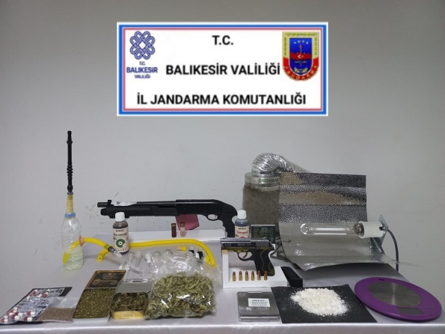 Balıkesir'de uyuşturucu operasyonu: 13 gözaltı