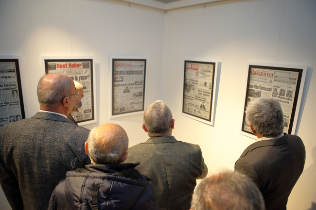 Çorum’da 1998 yılına ait yerel gazete manşetleri sergilendi