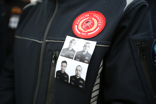 Şehit itfaiyeciler için tören düzenlendi