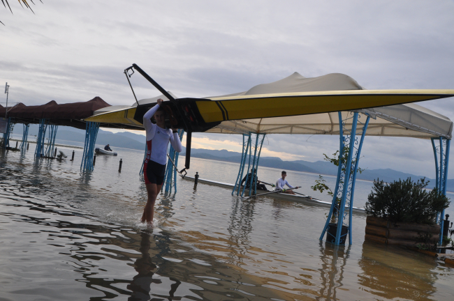 Köyceğiz Gölü taştı: Ev ve iş yerlerini su bastı