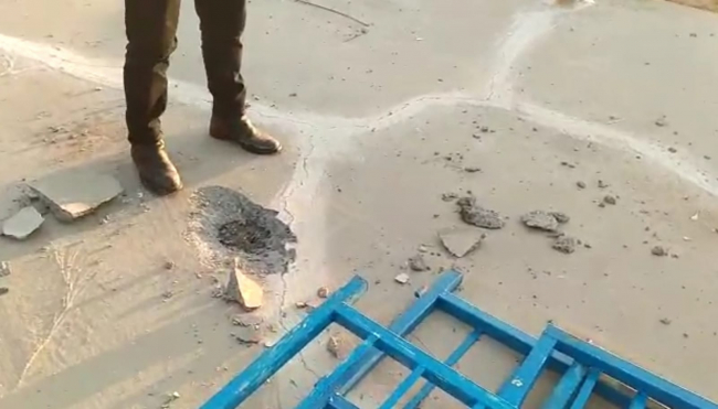 Yıldırımın isabet ettiği ev yandı