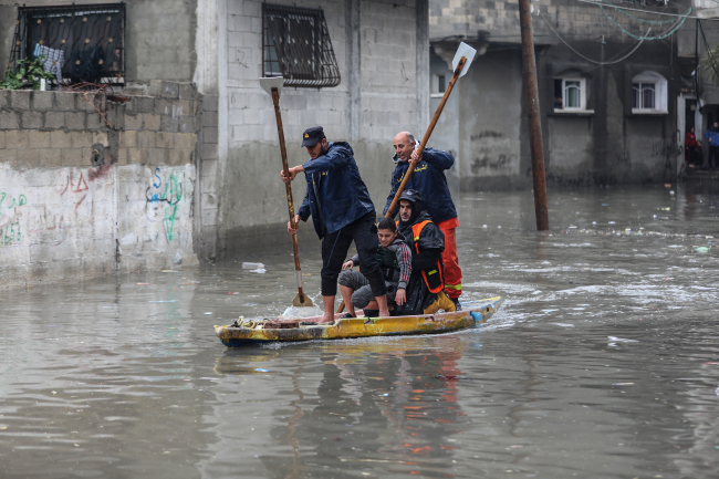 Gazze'de sağanak sele neden oldu: Mahsur kalan 152 kişi kurtarıldı
