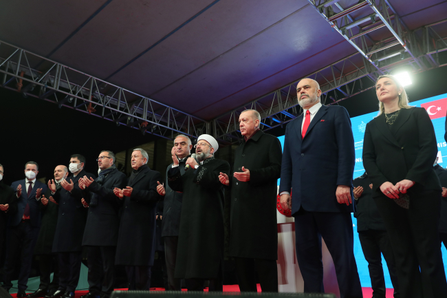 Cumhurbaşkanı Erdoğan Ethem Bey Camii'nin açılışını yaptı