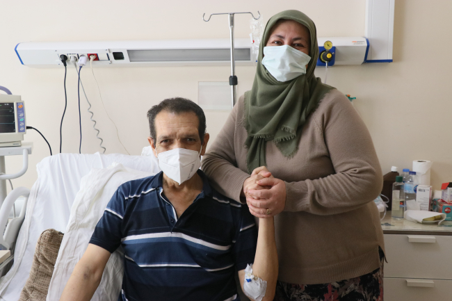 Önce kemik iliği sonra akciğer nakliyle hayata tutundu