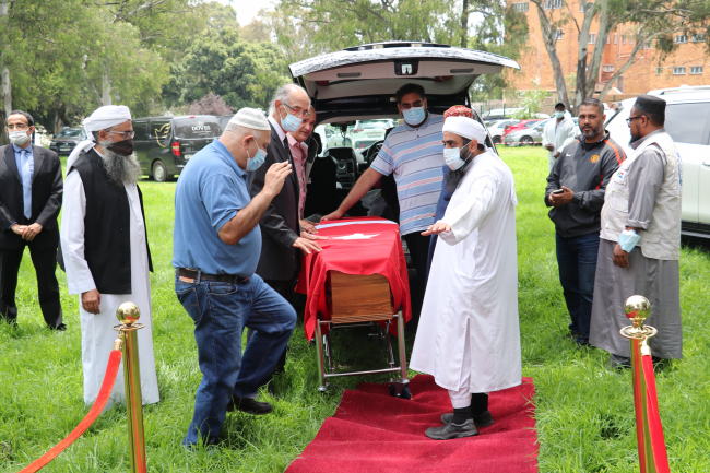 Son Osmanlı Başkonsolosunun naaşı "asıl" mezarına defnedildi