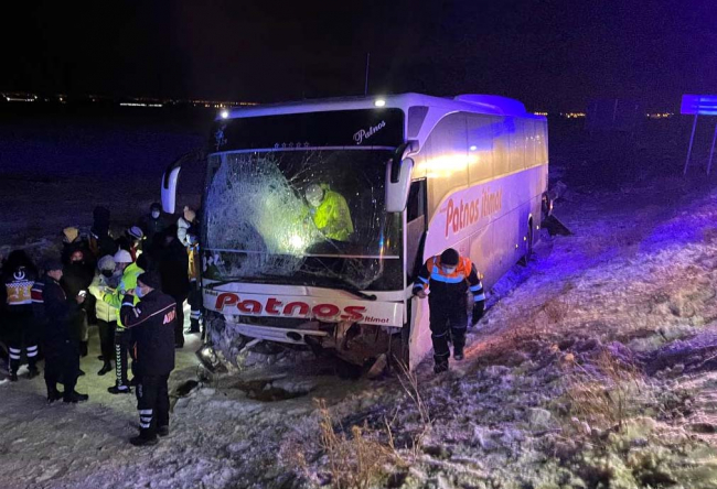 Aksaray'da yolcu otobüsü şarampole düştü: 4 yaralı