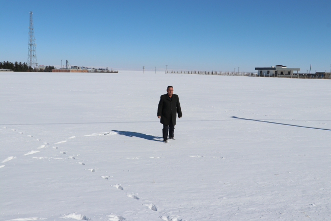 Güneydoğu'da kar yağışı çiftçinin yüzünü güldürdü
