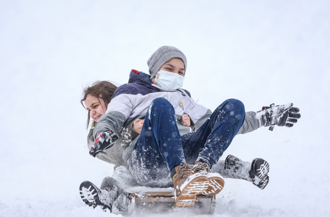 Uludağ yarıyıl tatilinin ilk gününü yoğun geçirdi