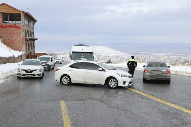 Erciyes'e ulaşım sağlanamıyor