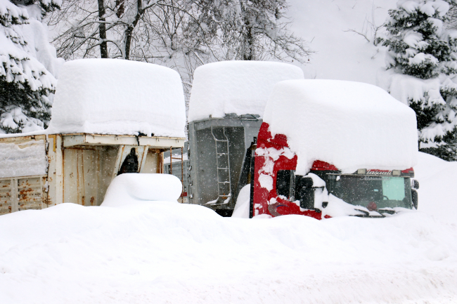 Kastamonu'da araçlar karla kaplandı: Üçüncüde arabamı buldum