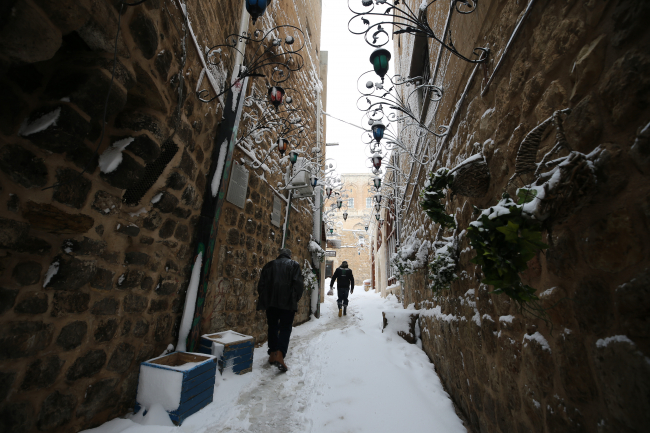 Medeniyetler şehri Mardin beyaza büründü