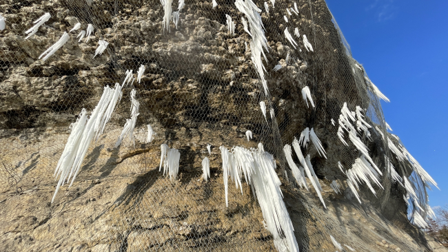 Safranbolu kanyonlarında buz sarkıtları oluştu