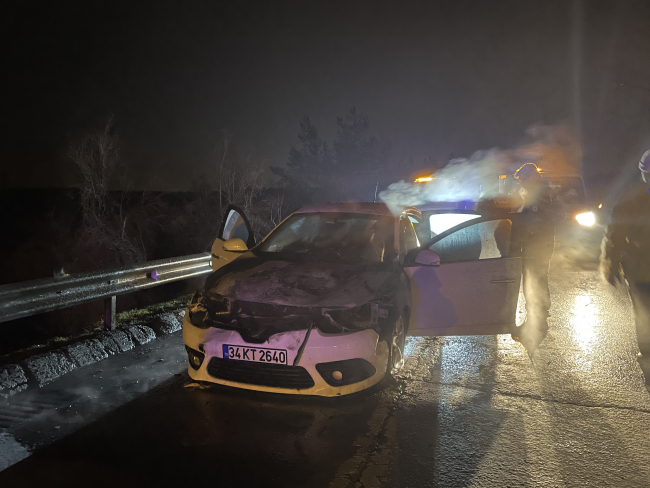 TEM Otoyolu'nda araç yangını