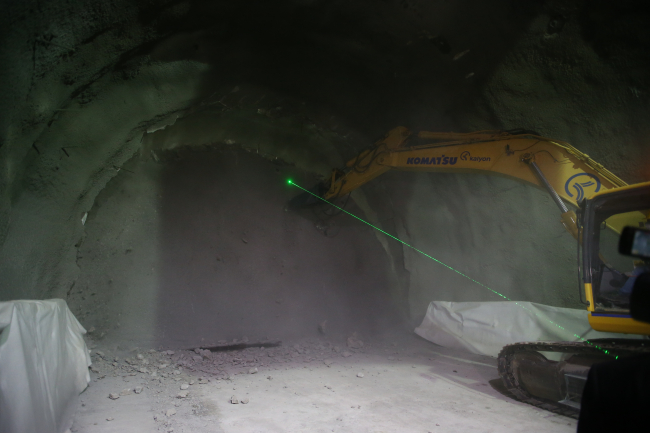 Bakan Karaismailoğlu: T-2 Tüneliyle 80 milyon lira tasarruf edilecek