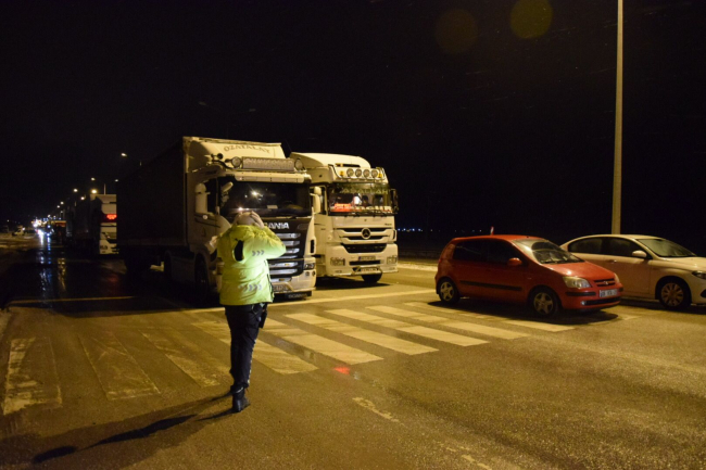 Konya-Ankara kara yolu ulaşıma kapandı