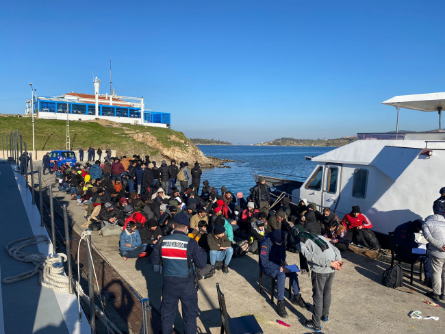 Ege'de İHA'lı operasyon: 197 göçmen ve 10 organizatör yakalandı