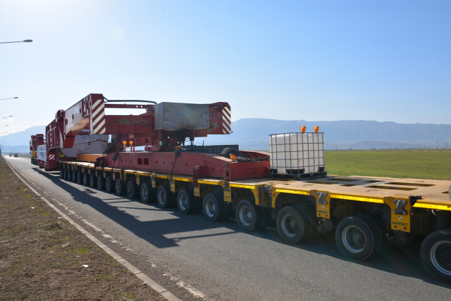 120 metrelik tır 38 günde Habur'a ulaştı
