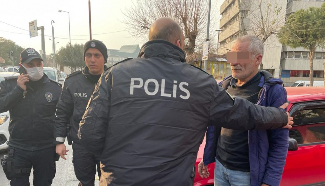 İzmir'de otopark görevlisi bıçaklandı