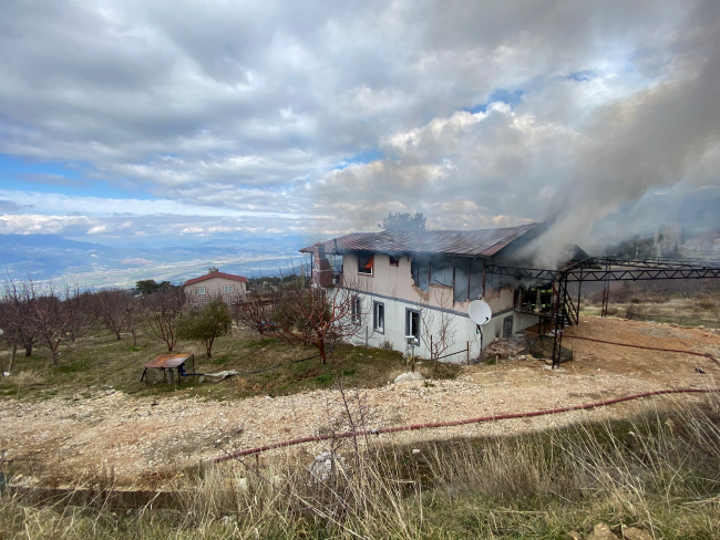 اندلع حريق في منزلين في موغلا