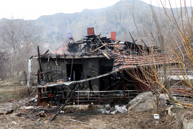 Çankırı'da ev yangını: 1 ölü, 1 yaralı