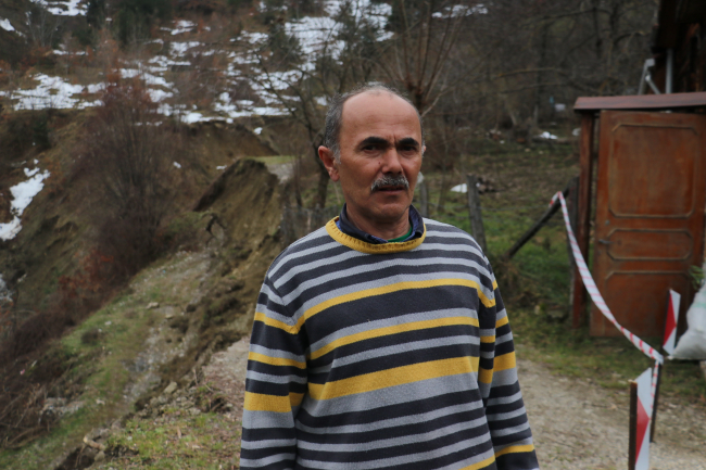 Kastamonu'da heyelan: Yolda 30 metrelik göçük oluştu