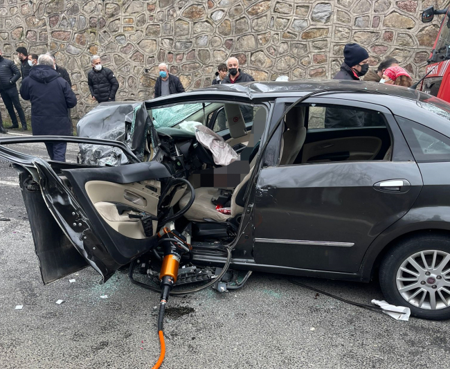 Ordu'da otomobil ile kamyon çarpıştı: 2 ölü