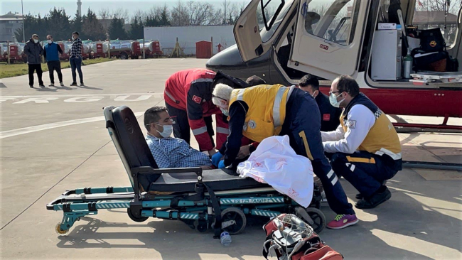 Ambulans helikopterle Ankara'ya sevk edilen hastaya yapay kalp takılacak