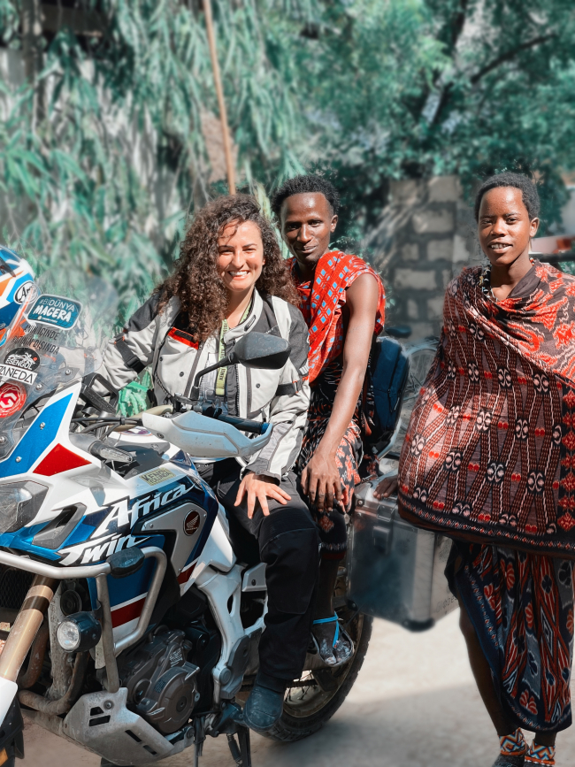 Türk akademisyen Asil Özbay motorsikletiyle tek başına Afrika'yı geziyor