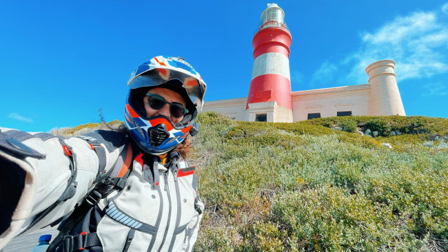 Türk akademisyen Asil Özbay motorsikletiyle tek başına Afrika'yı geziyor