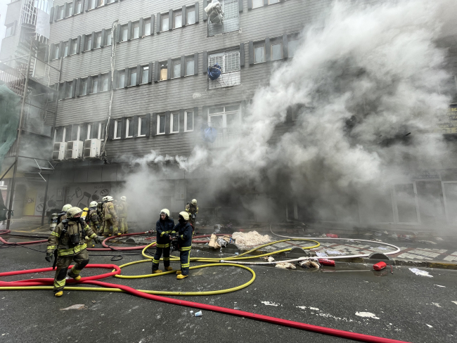 Bağcılar'da tekstil atölyesinde yangın