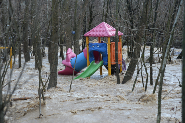 Kahramanmaraş'ta sağanak taşkına neden oldu