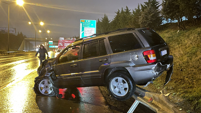 TEM Otoyolu'nda kaza: 2 yaralı