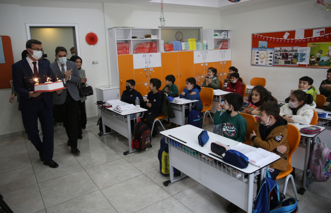 Şehit çocuğuna doğum günü sürprizi