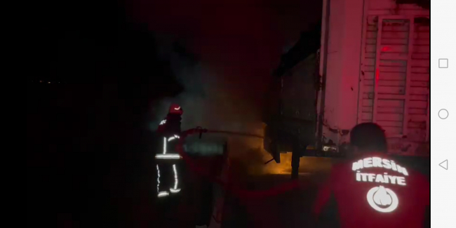 Mersin'de tır yangını