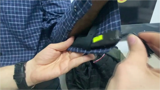 Ehliyet sınavına kopya düzeneğiyle giren kişi yakalandı