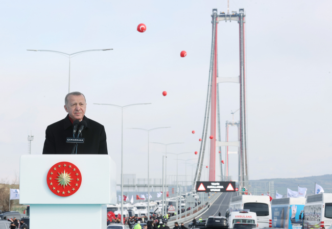 Cumhurbaşkanı Erdoğan: Çanakkale bugün yepyeni bir geleceğe kucak açıyor