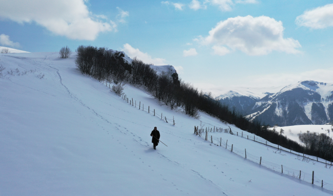 Karadeniz yaylaları beyaza büründü
