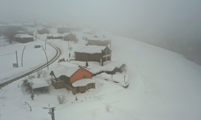 Karadeniz yaylaları beyaza büründü
