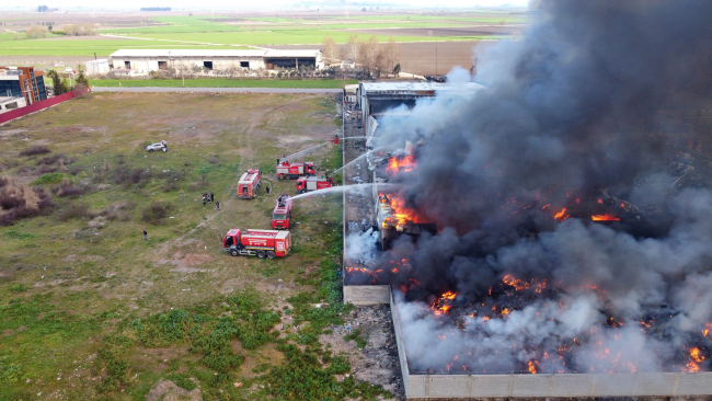 Osmaniye'de geri dönüşüm fabrikasında yangın