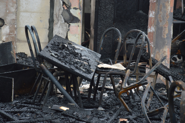 Sakarya'da çıkan yangında eğlence mekanı kullanılamaz hale geldi