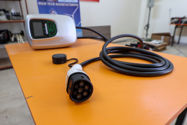 Van'da elektrikli otomobiller için taşınabilir şarj cihazı üretildi