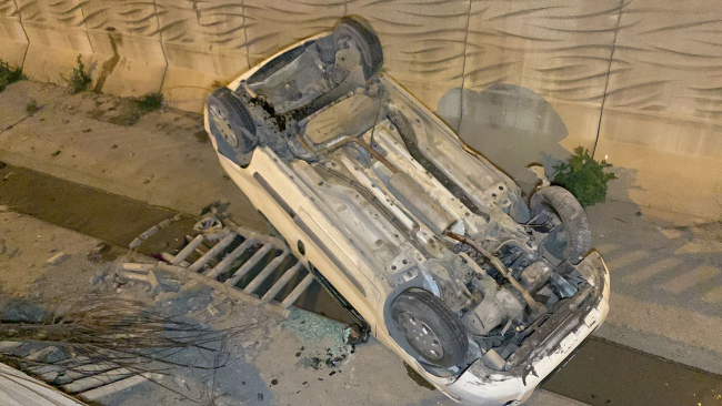 İstanbul'da kanala düşen aracın sürücüsü yaralandı