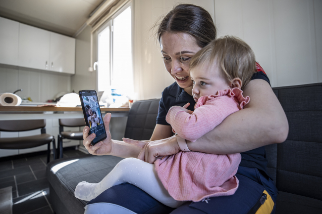 Terk edilen bebeğin süt annesi oldu