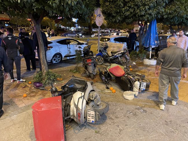 Adana'da zincirleme kaza: 2 yaralı