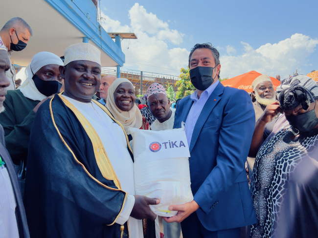 TİKA'dan Uganda'daki ihtiyaç sahiplerine ramazan yardımı