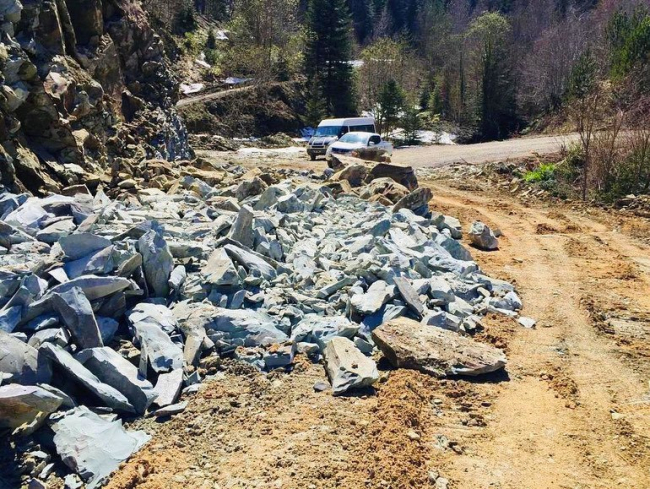 Sinop'ta 118 köy yolunda heyelan yaşandı